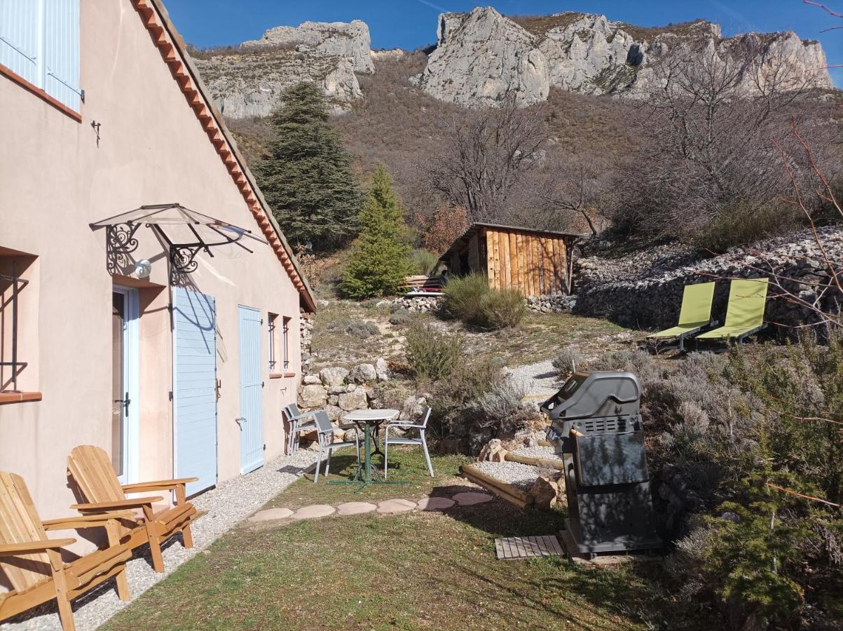 Un Petit Coin De Paradis Orpierre Exterior photo